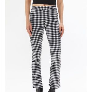 UO Casey Kick Flare Pant - Gingham